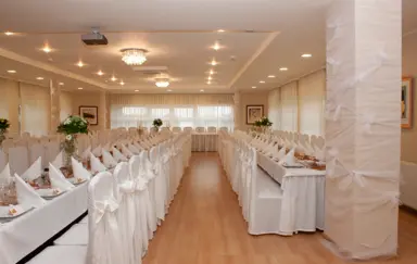 Hotel Renusz - zdjęcie 2