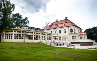 Pałac Tłokinia - zdjęcie 2