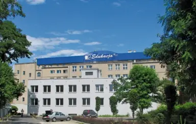 Wyższa Szkoła Zarządzania "Edukacja" - tył budynku