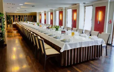 Hotel Arena Spa & Wellness sala red