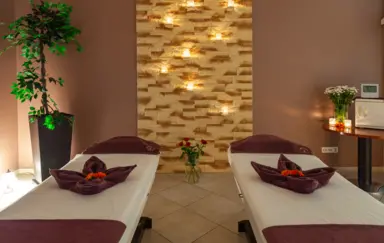 Hotel Robert's Port Lake Resort & SPA