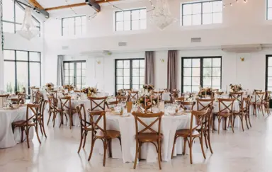 Pastelove Pola Swietochow sala weselna