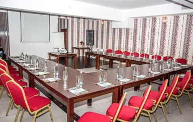 Zajazd nad Stawem Kaszuby Grabowo sala konferencyjna