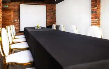 Pawie Grupa Tylice sala konferencyjna
