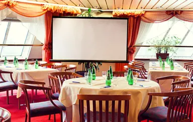 Unity Line Prom Polonia - zdjęcie 2