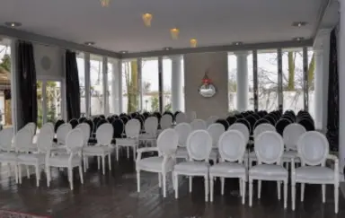 Dwór Giemzów - zdjęcie 4