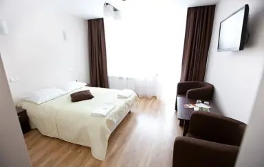 Pokój z łożem małżeńskim