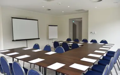 Pałac Wierzbiczany - zdjęcie 2