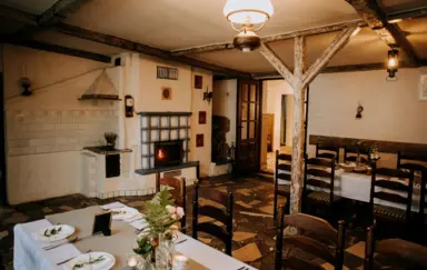 Wrzosowy Zakatek Lomianki sala kominkowa