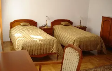 Dworek Uniwersytetu Rolniczegow w Mydlnikach - zdjęcie 5