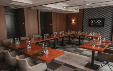 Stixx Bar & Grill - photo 4