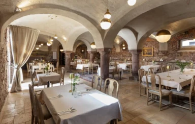 Zamek Sarny restauracja