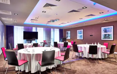 NYX 4 - banquet style