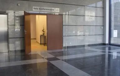 Wejście do Sali konferencyjnej Blue Tower