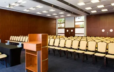 Qubus Hotel Legnica - zdjęcie 2