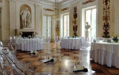 Lazienki Krolewskie - Pałac na Wyspie Warszawa sala konferencyjna