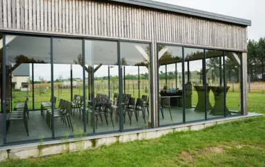 Sala Jura z zewnątrz