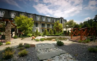 Hotel od strony ogrodu