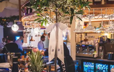 Restauracja Grecka MEZE by Teo Vafidis and Sons Warszawa spotkania firmowe