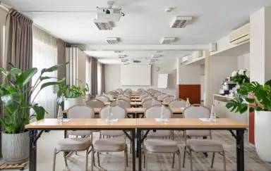 Sala Polluks + Avior