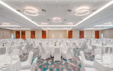 Hilton Warsaw City (dawniej Hilton Warsaw Hotel & Convention Centre) - zdjęcie 2