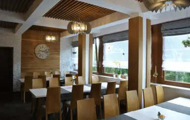 Hotel Beskidian Wegierska Gorka sala sniadaniowa