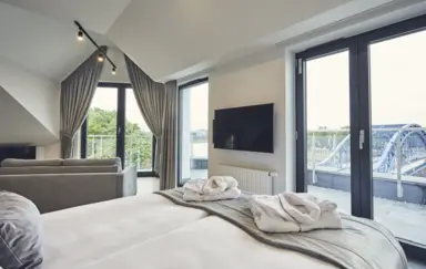 Hotel The Bridge Suites Kraków pokoj