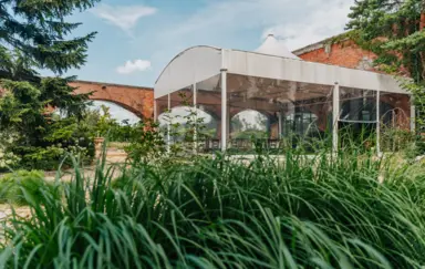 Oranżeria z ogrodem