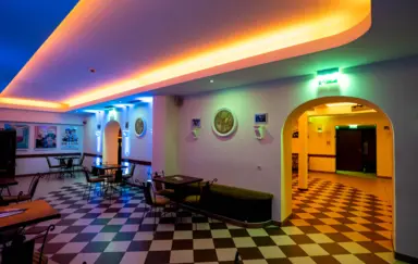 Sala  butelkowa ( restauracyjna Sceny Orlej)