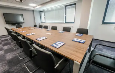 Sala F 45m2 - wspólny stół