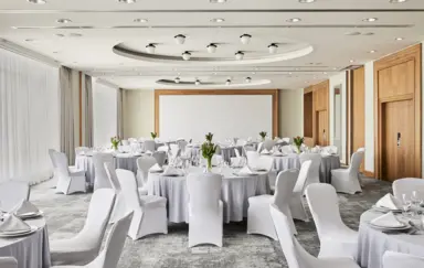 Sala Universia w ustawieniu bankietowym