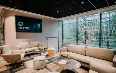 Q Hotel Plus Wrocław - zdjęcie 2