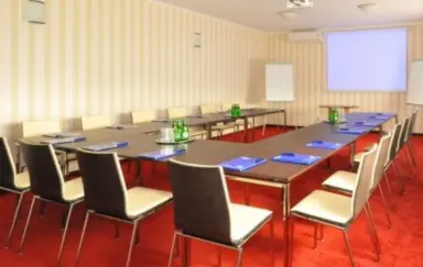 Chabrowy Domek Teresin sala konferencyjna