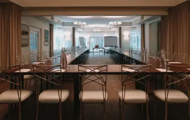 Willa Brzegi Jozefow sala konferencyjna