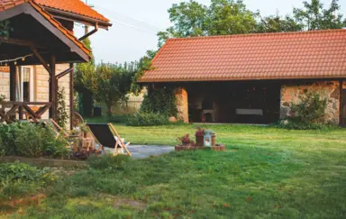 Zagroda Konik Polny. Podwórko.