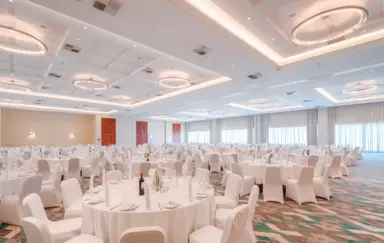 Sala Warsaw Hall - ustawienie bankietowe