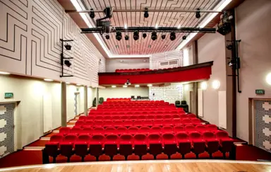Amatorski Teatr Miejski im. Stefana Jaracza w Otwocku sala widowiskowa