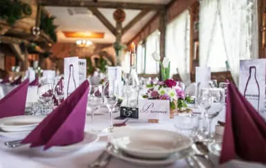 Rezydencja Leśna Chata Jastrowie sala bankietowa