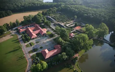 Posiadłość Zbiroża - 13 ha terenu na pikniki i integracje w Zbiroży