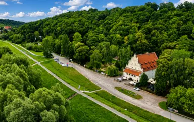 Hotel Spichlerz w Kazimierzu Dolnym – zabytkowy obiekt noclegowy z 1636 roku