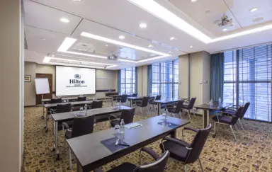 Hilton Warsaw City (dawniej Hilton Warsaw Hotel & Convention Centre) - zdjęcie 2