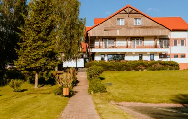 Widok od strony jeziora