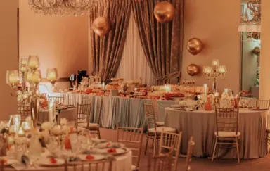 Bankiet w sali perłowej
