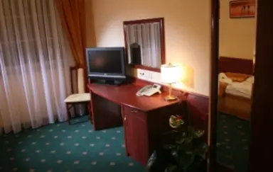 Hotel Batory Tłuszcz - zdjęcie 3