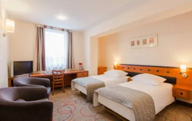 Qubus Hotel Głogów - zdjęcie 2