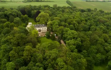 Pałac Wierzbiczany - zdjęcie 2