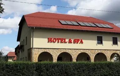 Restauracja i Hotel Na Kamieniu - photo 2