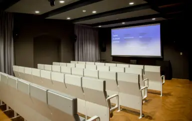 Muzeum Warszawy sala kinowa