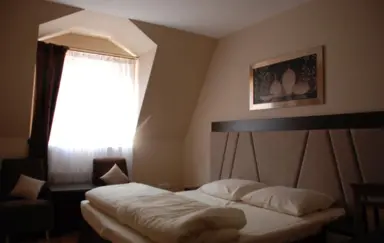 Dwór Polski Resort Parkowy Potworów pokój