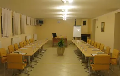 Zajazd i Ośrodek Konferencyjno - Wczasowy "Madohora" - zdjęcie 2